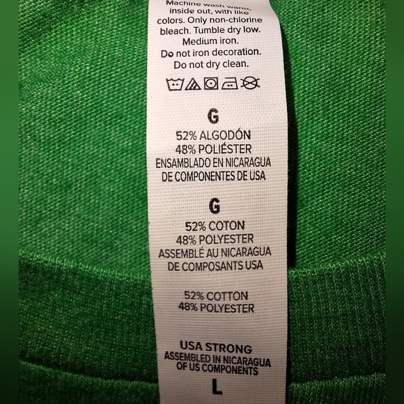 A Canvas short sleeve t-shirt "Feelin' Willie Lucky" t-shirt in a men's large. - Picture 4 of 5